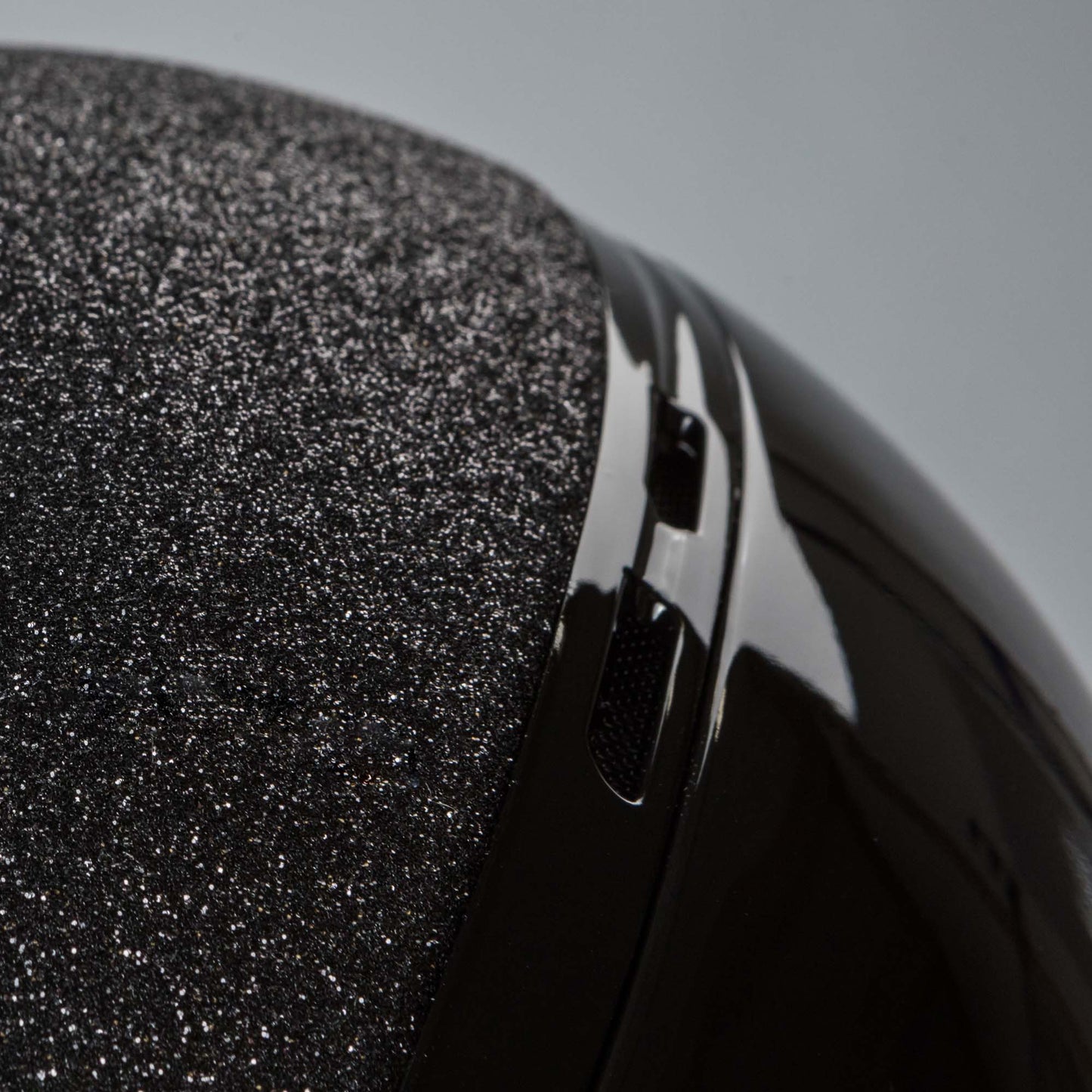 Caracas Riding Helmet Glossy Black