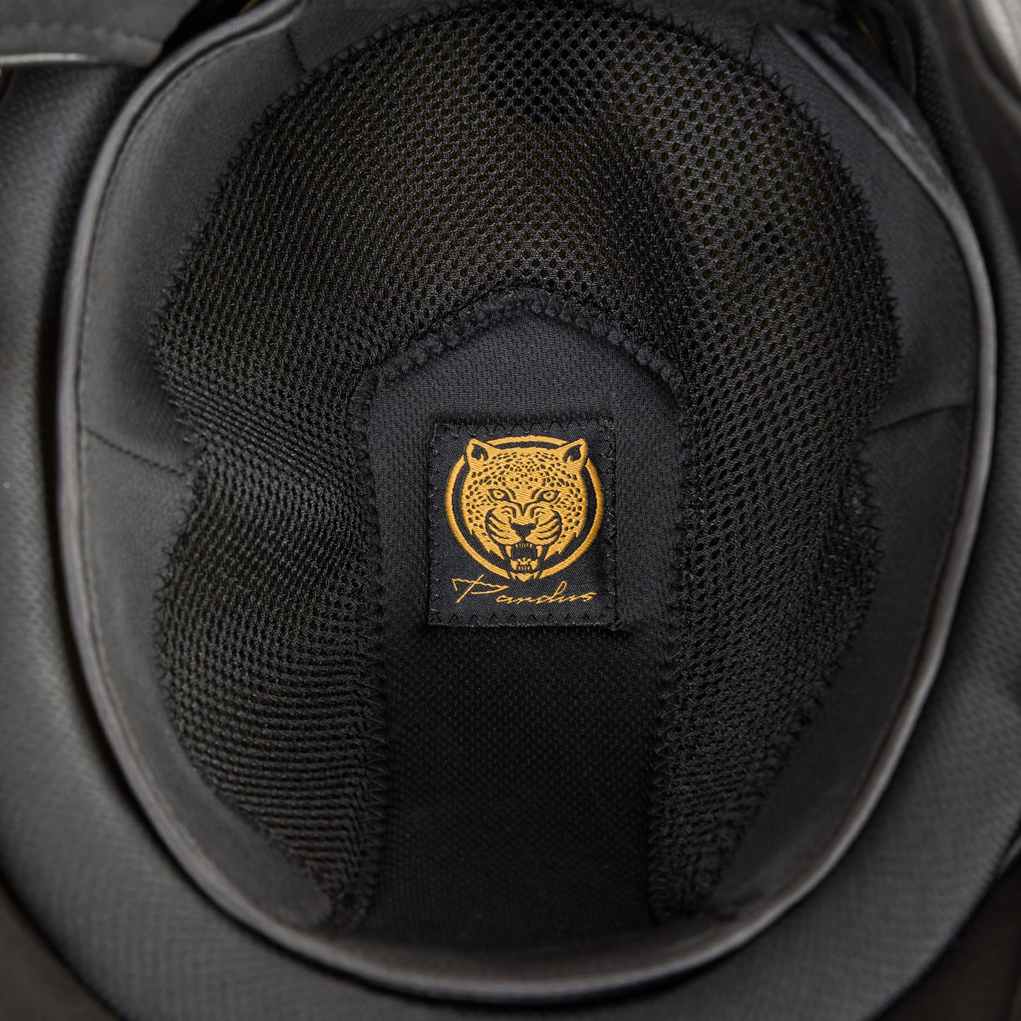 EQ3 "Pardus" Smooth Top with Adjustable Wheel - Black Sand