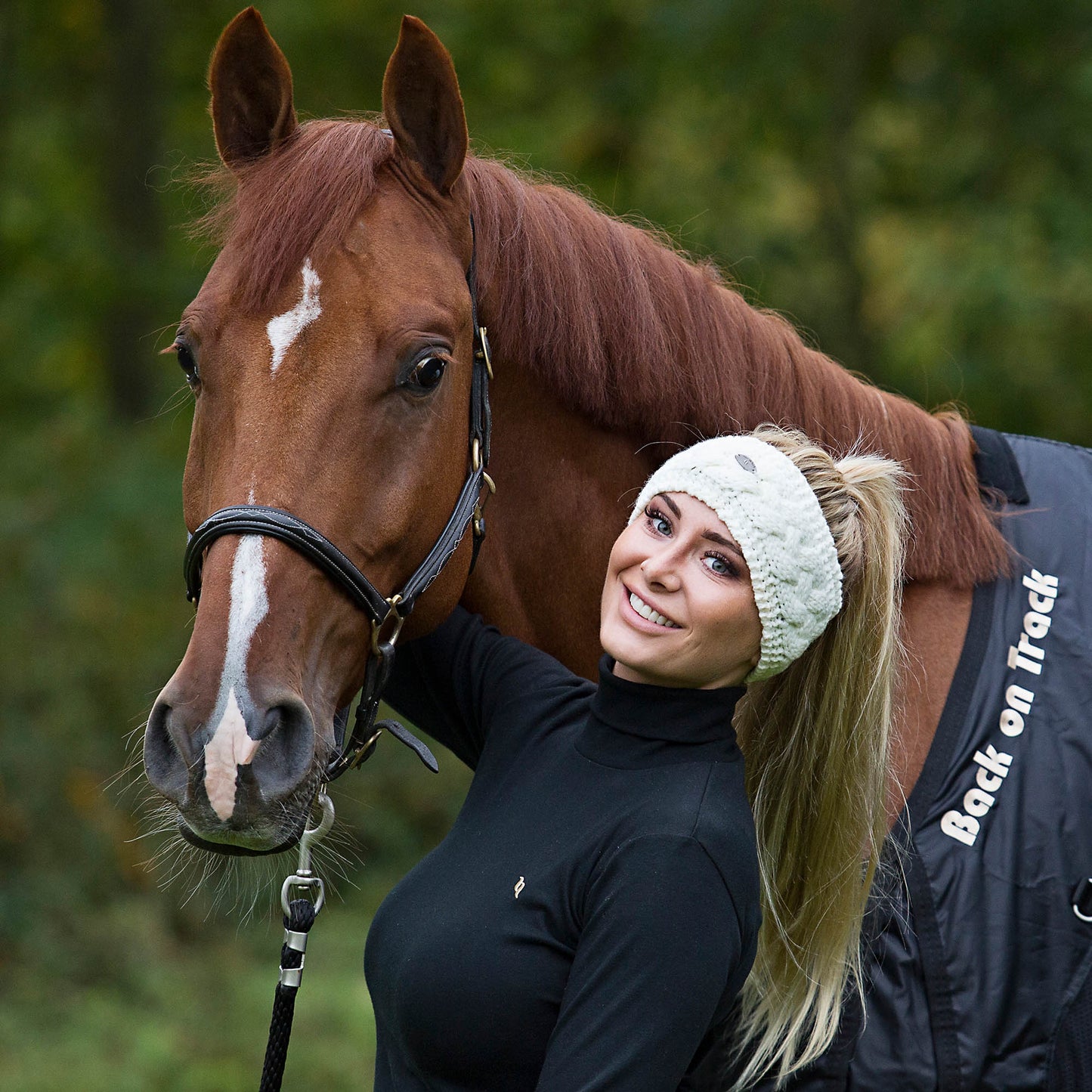 Pannband Felicia - Back on Track Sverige (5300117667995)